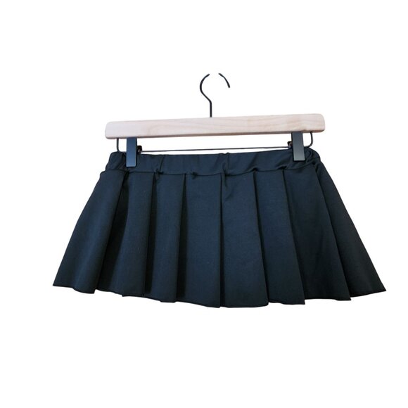 Black Pleated Super Mini Skirt By Forever 21 - Picture 2 of 3